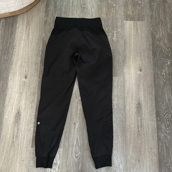 Lululemon black joggers - Picture 2 of 4
